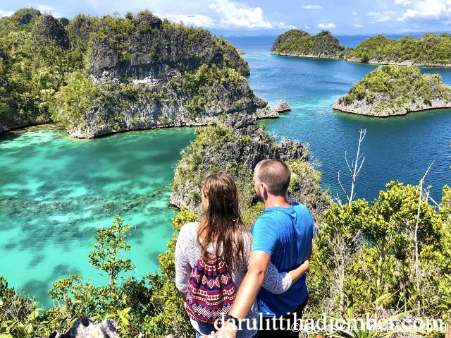 Tempat Wisata Terbaik di Papua Barat yang Wajib Dikunjungi